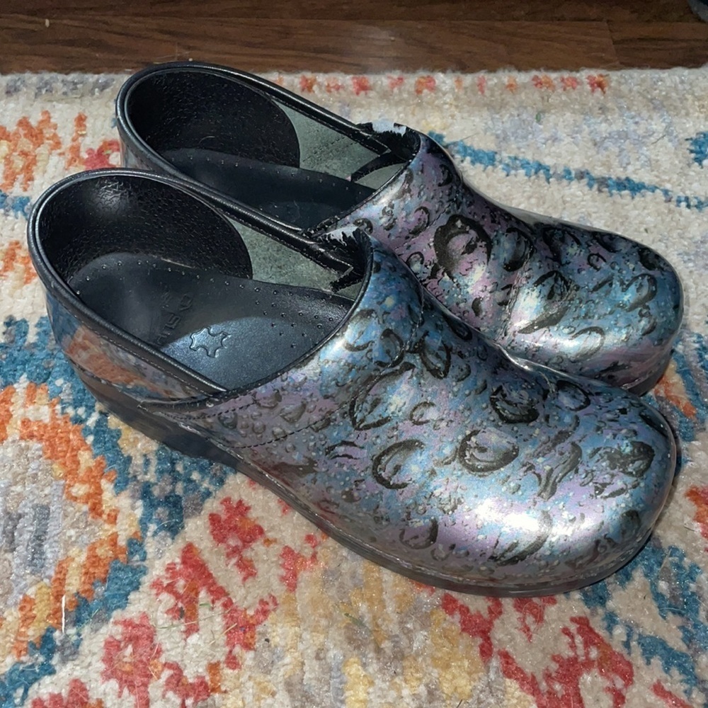 Dansko Womens Clogs Size 40 US 9.5-10 “Raindrop” Iridescent Black Leather - Picture 3 of 8